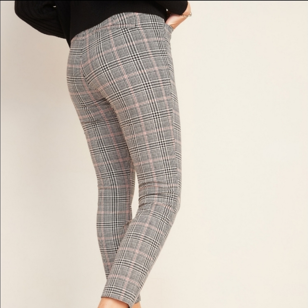 Old navy mid-rise black and pink striped pixie ankle pants